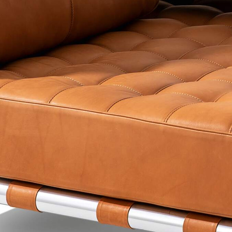 Angers Nantes Paris Orleans Poitiers Rochelle Tours Laval Niort Rennes Tours Icônes Cassina Canapé tabac capitonné Privé 247 Cuir Philippe Starck 05