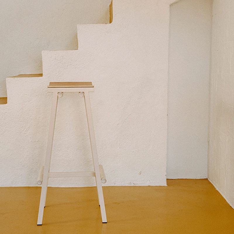 Angers Nantes Cholet Paris Bordeaux Rennes Mans Laval Poitiers Icones Hay Scandinave Tabouret Tuburete Chene oeuf jade Marc Morro 2