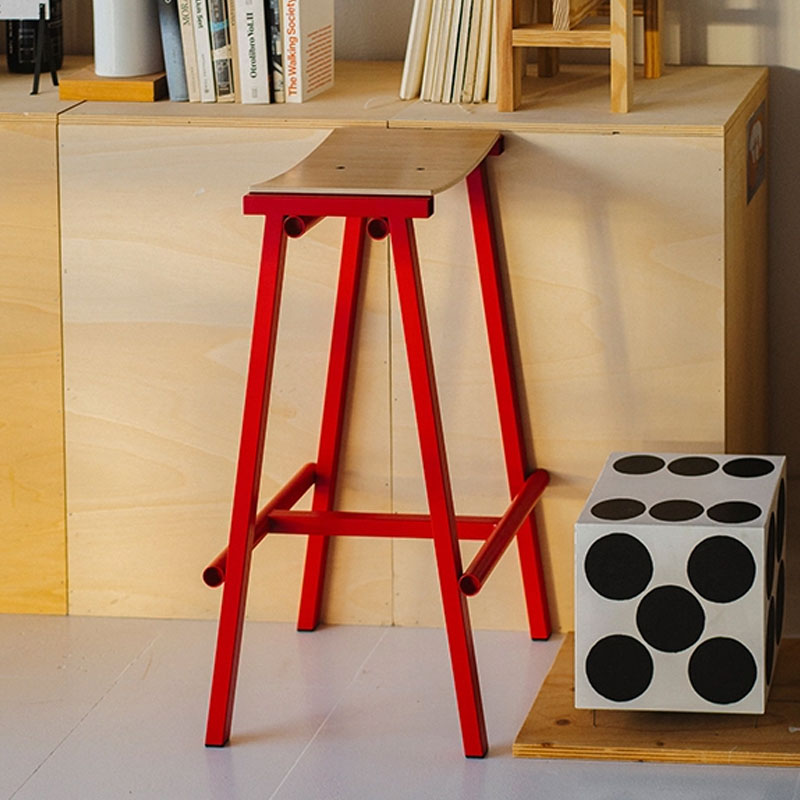 Angers Nantes Cholet Paris Bordeaux Rennes Mans Laval Poitiers Icones Hay Scandinave Tabouret Tuburete Chene rouge Marc Morro 6