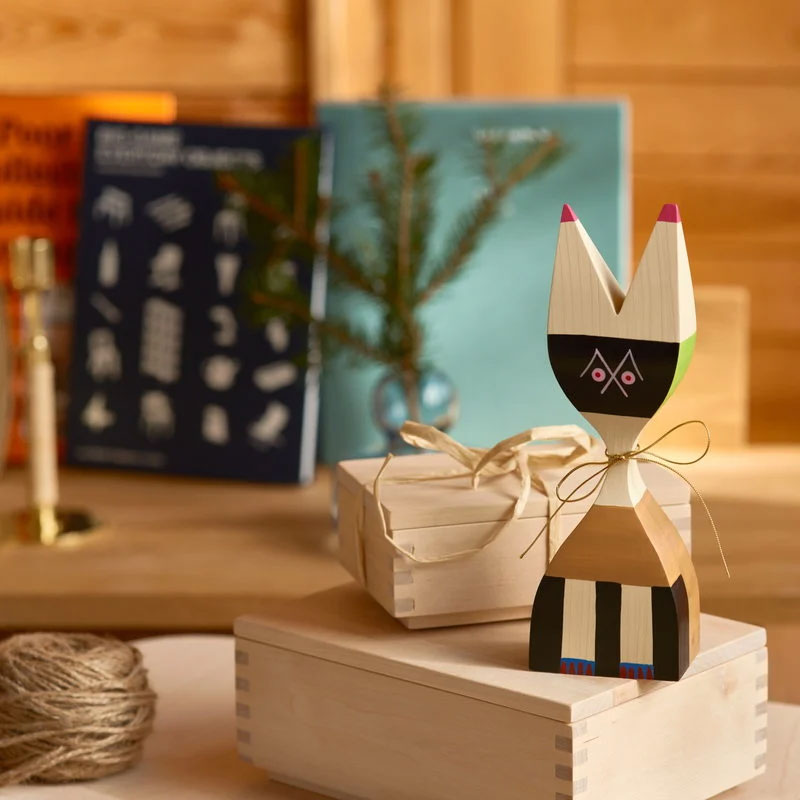 Angers Nantes Paris Bordeaux Rennes Mans Laval Poitiers Orleans Tours Icônes Objet Wooden Dolls N° 09 Vitra Alexander Girard 1