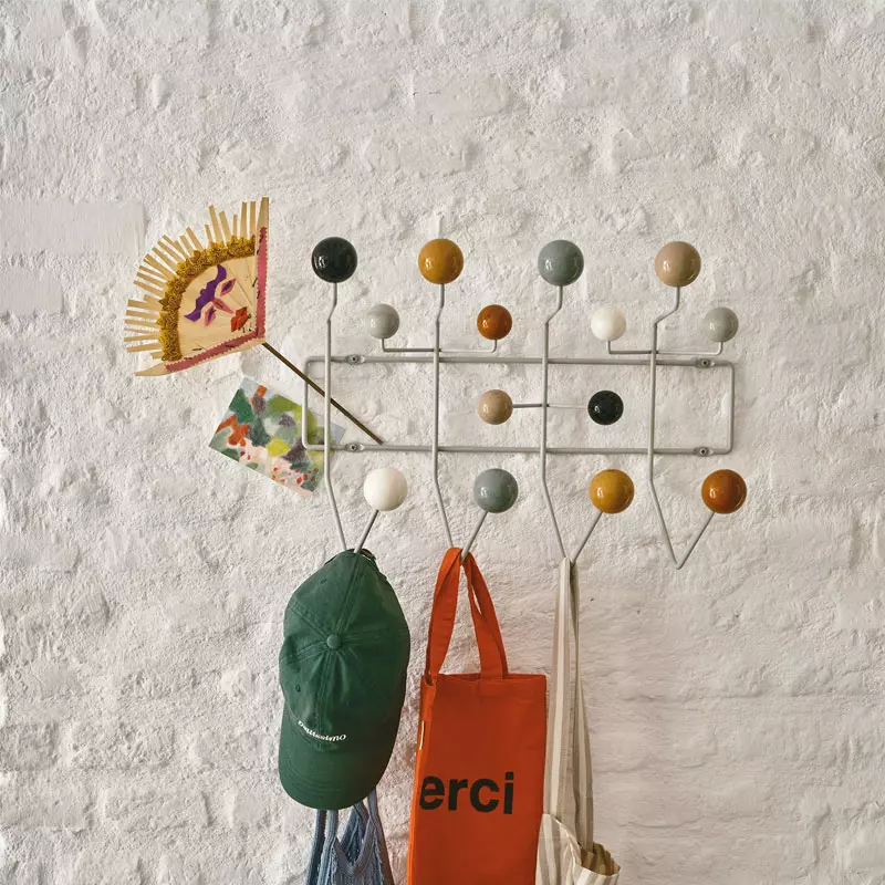 Angers_Nantes_Paris_Mans_Bordeaux_Rennes-Tours_Icônes_Objet_Vitra_multicolor_Neutre_Eames_porte-manteau_hang_it_All_0