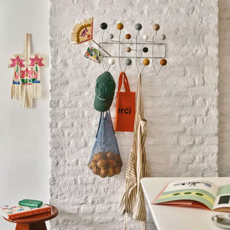 Angers_Nantes_Paris_Mans_Bordeaux_Rennes-Tours_Icônes_Objet_Vitra_multicolor_Neutre_Eames_porte-manteau_hang_it_All_1