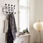 Angers_Nantes_Paris_Mans_Laval_Bordeaux_Rennes-Tours_Icones_Objet-Vitra-deco-Noir_Bois_eames-porte-manteau-Hand-it-All-1