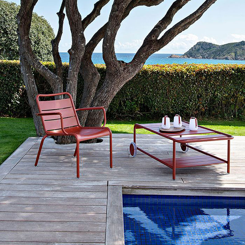 Angers Nantes Cholet Saumur Icones Fermob fauteuil bas Outdoor mobilier exterieur rouge piment Sofia frederic