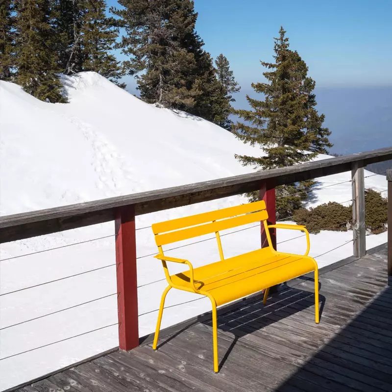 Angers_Nantes_Cannes_Menton_Nice_Rennes_Royan_Icônes_Banc_mobilier_Exterieur_Fermob_Jaune_Miel_Sophia_3