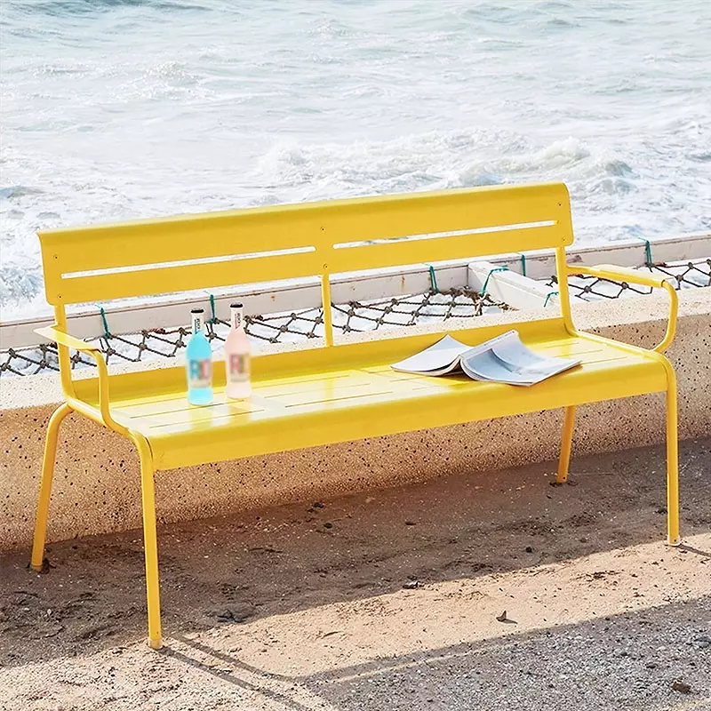 Angers_Nantes_Cannes_Menton_Nice_Rennes_Royan_Icônes_Banc_mobilier_Exterieur_Fermob_Jaune_Miel_Sophia_4