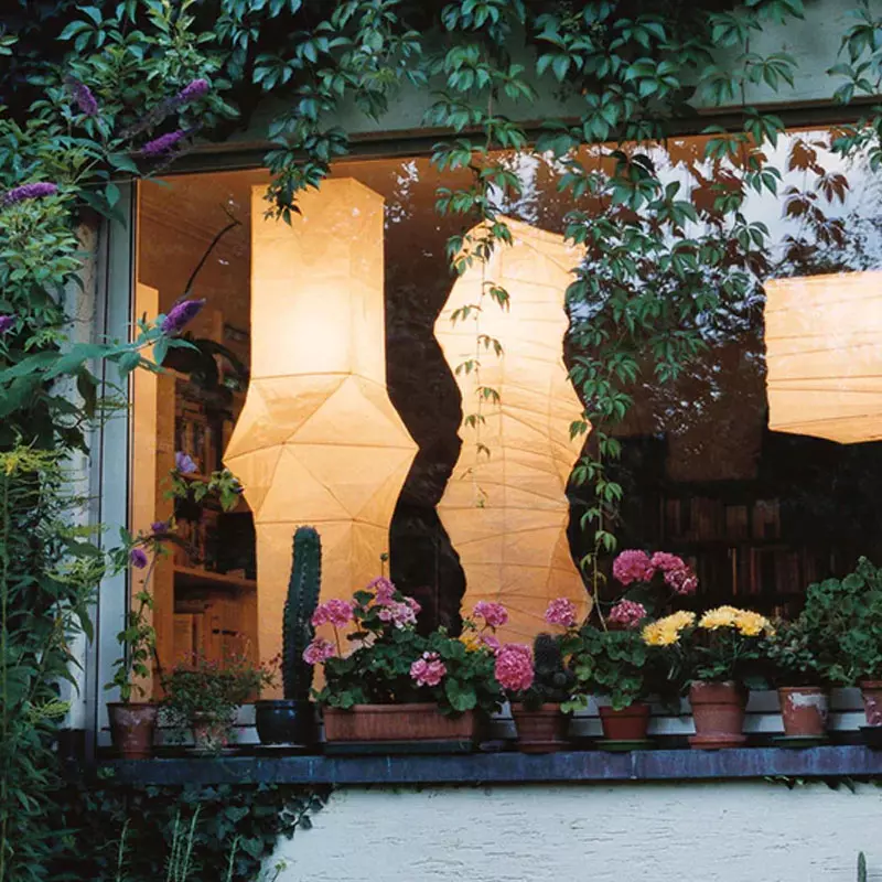 Angers_Nantes_Mans__Nice_Paris_Lyon_Bordeaux-Tours-Cannes-Rennes_Icônes_Lampe-suspension_Vitra-Akari_33N_papier_washi_Isamu_Noguchi_4