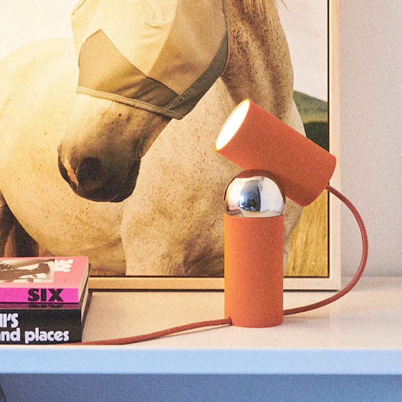 Angers Nantes Paris Bordeaux Tours Rennes Icones Flos Lampe A poser Rouge Tomate Bilboquet Pierre Malouin 3