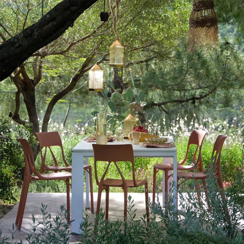 Angers Nantes Bordeaux Mans Rennes Tours Paris Orleans Laval Niort Icônes Kartell Chaise A.I Marron Lite Philippe Starck 4
