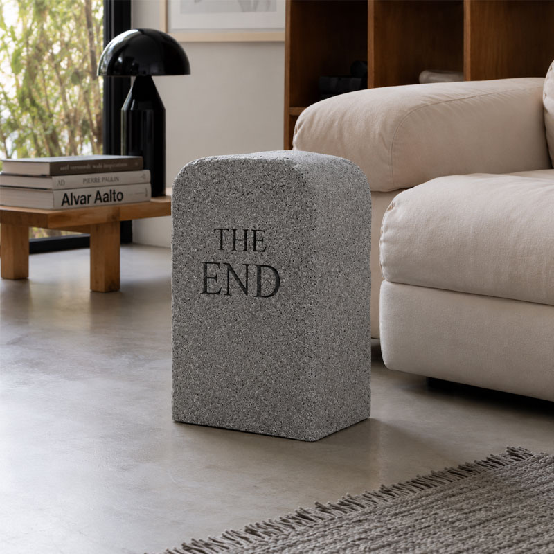 Gufram The End Tabouret Sculpture Gris Pierre Tombale Mousse Cattelan Pierpaolo Design Icônes Paris Lyon Nantes Rennes Tours Lille Bordeaux Nice 4