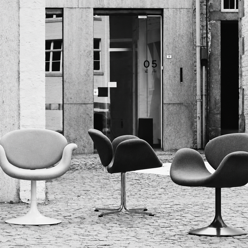 Artifort Little Tulip F163  Fauteuil Pivotant Gris Blanc Pierre Paulin Icônes Angers Nantes Paris Bordeaux Rennes Tours Mans Poitiers 4