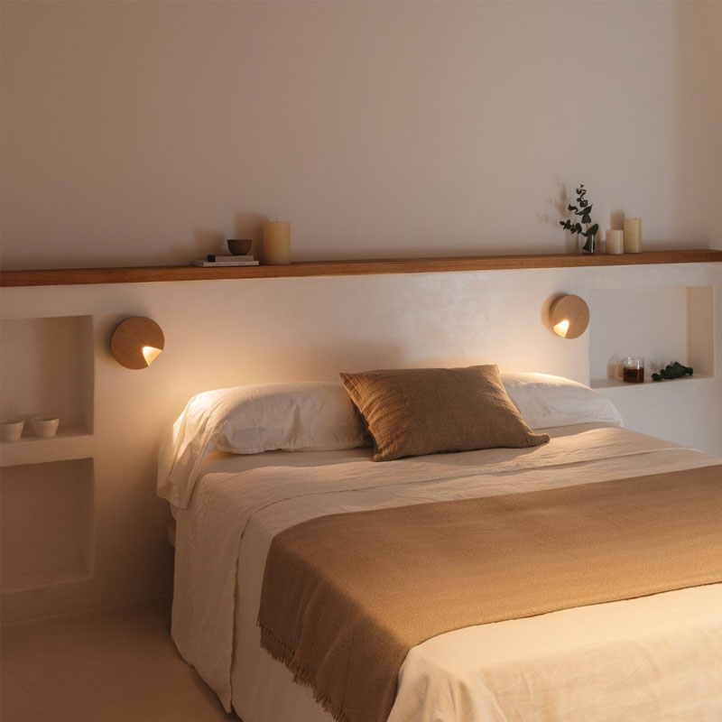 Vibia Applique Dots Bois Noyer Halo Rond Luminaire rotatif Martín Azúa Icônes Angers Nantes Paris Bordeaux Nice Tours Mans Rennes 6
