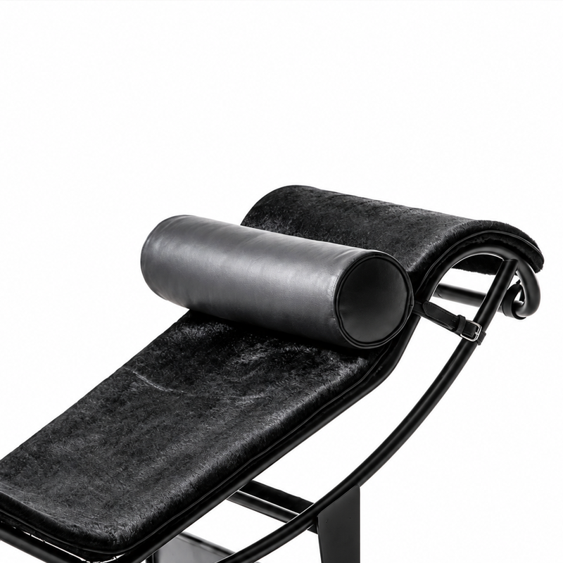 Cassina Chaise Longue LC4 Peau Poil Noir Structure Mat Inclinable Repos Corbusier Perriand Icônes Angers Nantes Paris Bordeaux Rennes Nice 7
