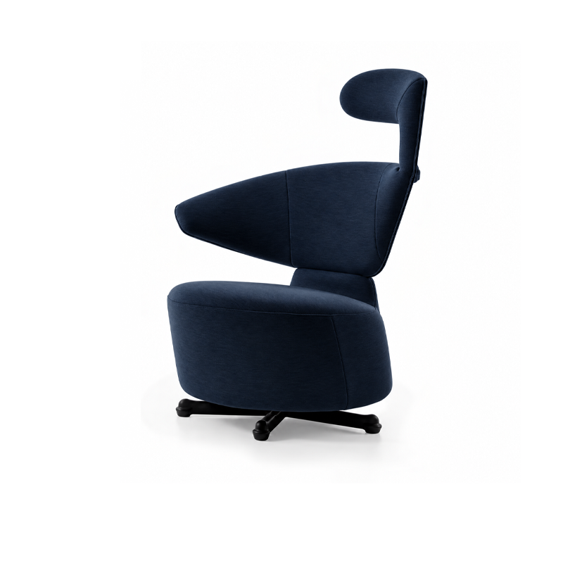 Fauteuil Canta K06 03 Cassina en tissu bleu foncé, design Toshiyuki Kita, vue de profil sur fond blanc avec têtière déplié