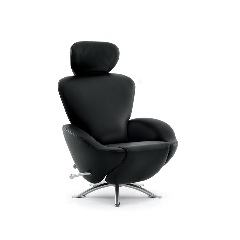 Fauteuil relax Dodo K10 01 Cassina en cuir Extra Nero 13Y253, design Toshiyuki Kita, sur fond blanc