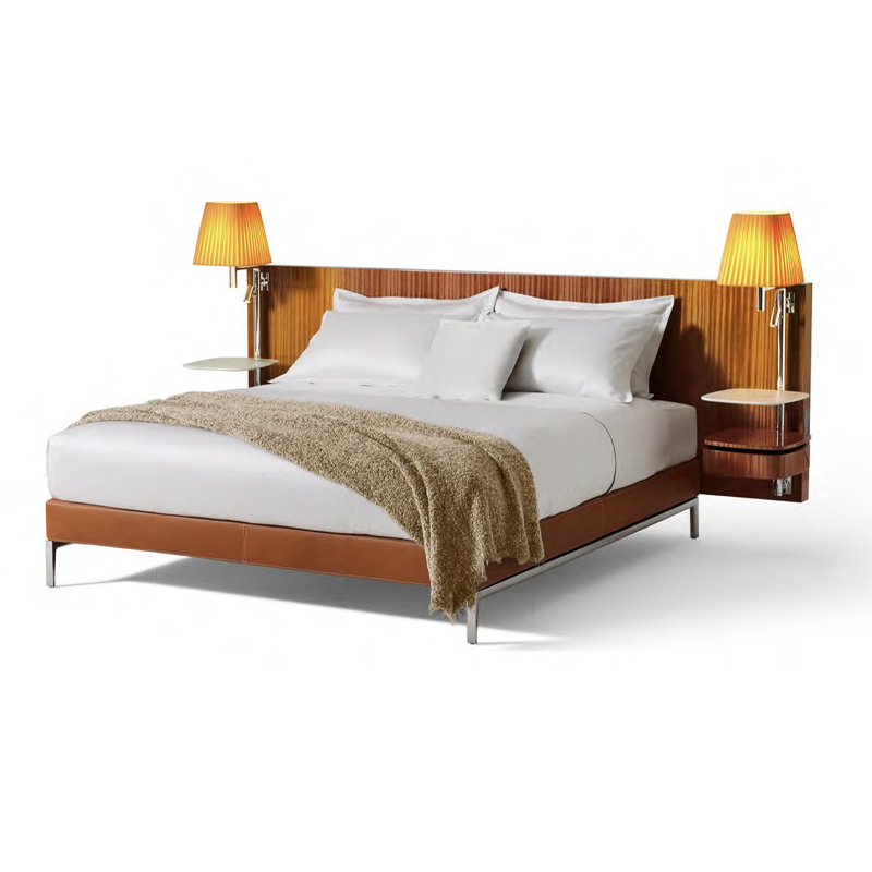Lit Volage EX-S Night Wood Cassina avec tête de lit en acajou brillant, cuir naturel et chevets intégrés, vue de trois quarts