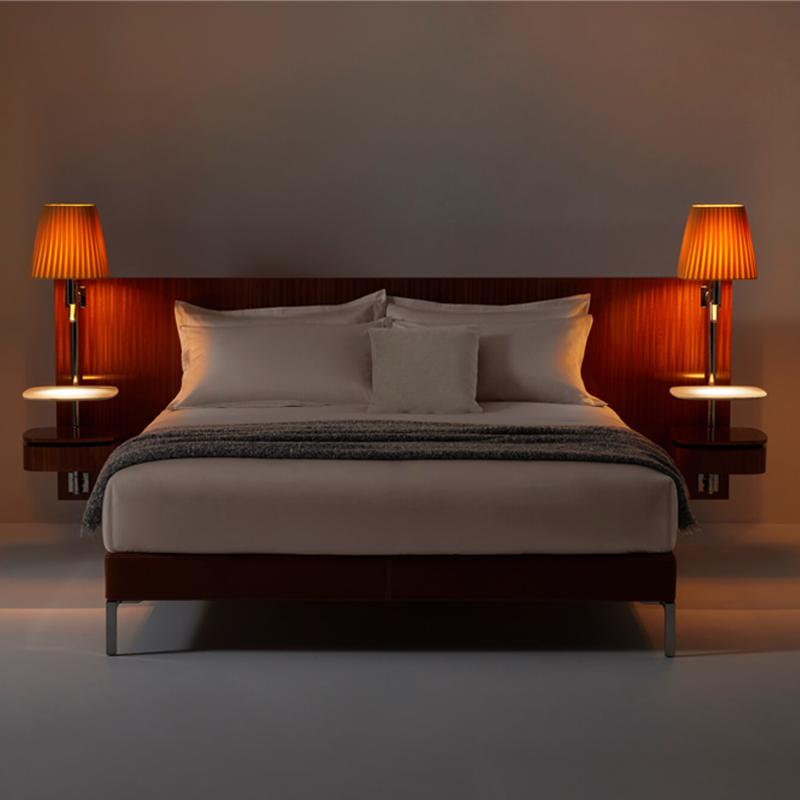 Lit Volage EX-S Night Wood de Philippe Starck avec tête de lit en acajou et lampes intégrées