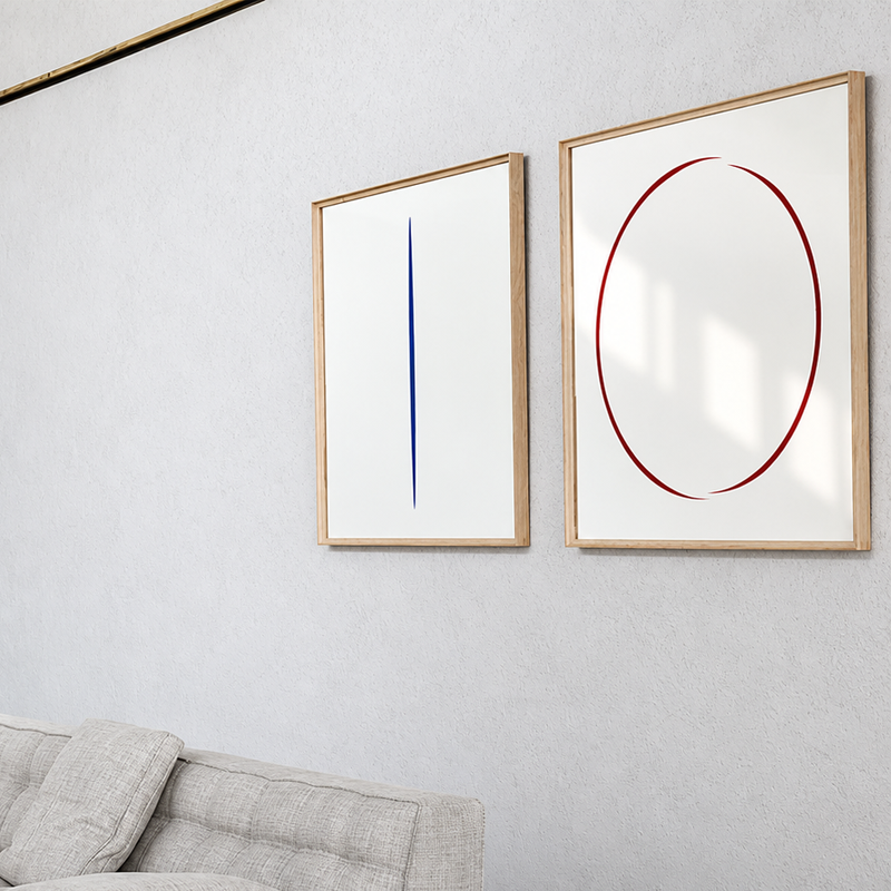 Composition de miroirs Deadline Cassina à motifs graphiques bleus et rouges dans un intérieur contemporain