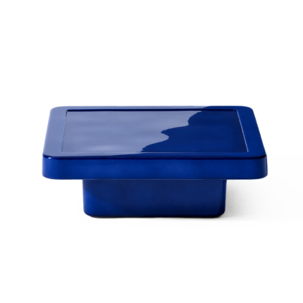 Table basse Ardys bleu cobalt Cassina vue de face